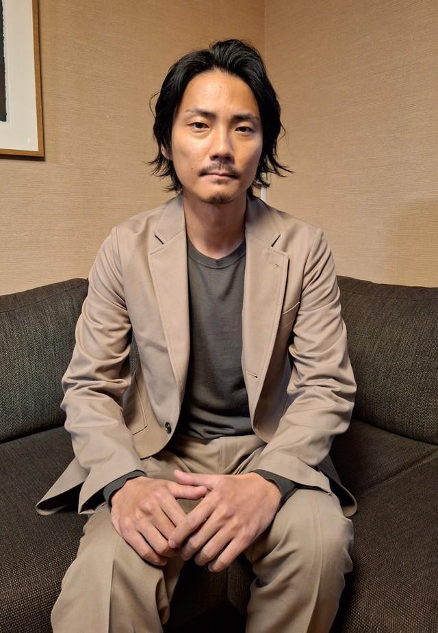 高橋伴明監督による２本の主演映画を振り返り、30代最後の年への思いを語る俳優・毎熊克哉＝都内