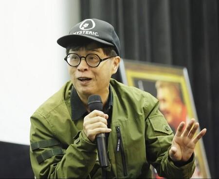 映画「落語家の業」上映後にトークする落語家・立川志らく＝東京・渋谷のユーロスペース