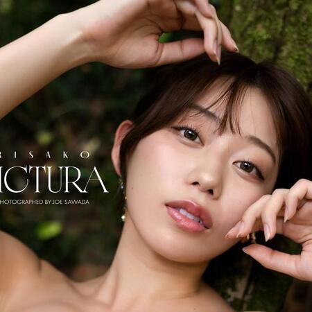 凛咲子のデジタル写真集「PICTURA（ピクチュラ）」（Eye Factory）より