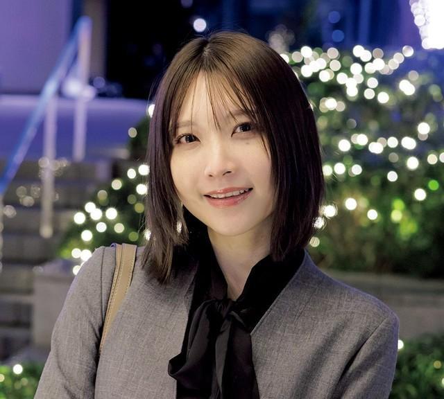 2.5次元モデル“あまつ様〞が清楚なスーツ姿からモチモチに豹変！ あま 