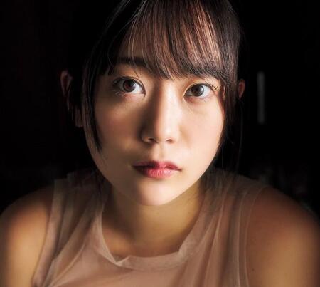 佐野なぎさ「週刊SPA!」（扶桑社）2026年1月13・20日合併号より＝撮影／高橋慶佑 ヘアメイク／mahiro スタイリング／工藤沙恵（ミタケイショウ）