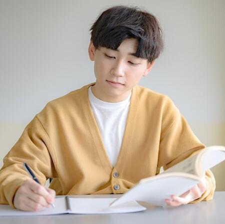 雑音になれるのも受験対策のひとつ　※画像はイメージです（YUTO@PHOTOGRAPHER/photoAC）