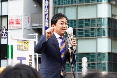 新橋で第一声をあげた国民民主党・玉木雄一郎代表