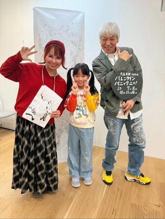 声優デビューを喜ぶ（左から）浜田ブリトニー、長女・雫（しずく）さん、アニメーターの大森英敏氏（写真提供・浜田ブリトニー）