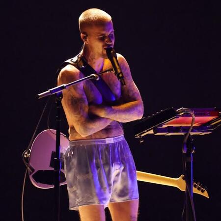 グラミー賞授賞式の衣装で騒然とさせたジャスティン・ビーバー