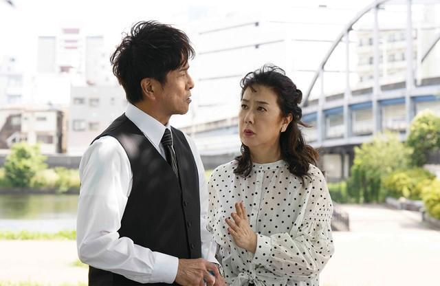 「テレビショッピングの女王 青池春香の事件チャンネル」のワンシーン＝©2026テレビショッピングの女王『青池春香の事件チャンネル』製作委員会