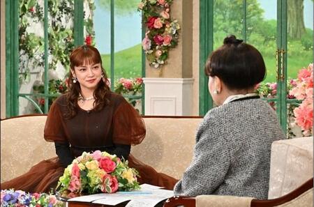 「徹子の部屋」　 黒柳徹子（右）、平愛梨＝テレビ朝日提供