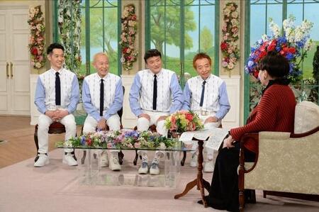 「徹子の部屋」　 黒柳徹子（右）、ザ・ワイルドワンズ＝テレビ朝日提供