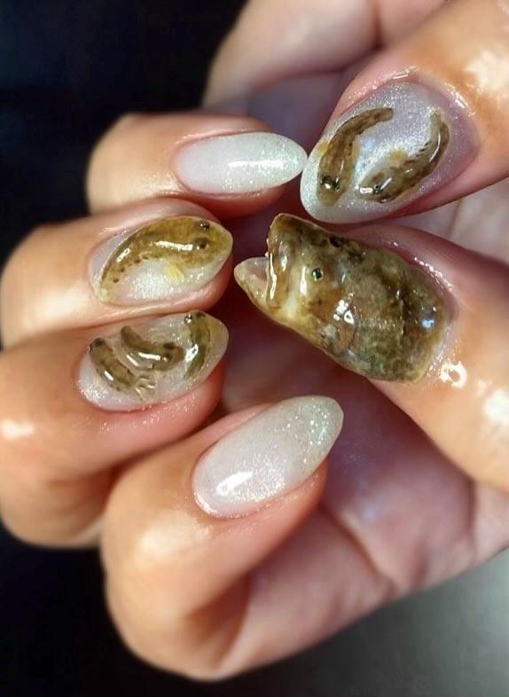 爪の上で壮絶なシーンが…（クロエさん提供）