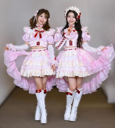 辻野かなみ（左）と杏ジュリア(撮影・金居みつよし）