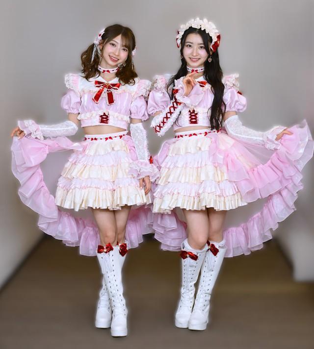 辻野かなみ（左）と杏ジュリア(撮影・金居みつよし）