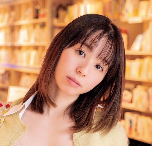 小池里奈「週刊SPA! 」（扶桑社）3月17日号より＝撮影／佐藤佑一 ヘアメイク／YOSHi.T スタイリング／伊井田礼子