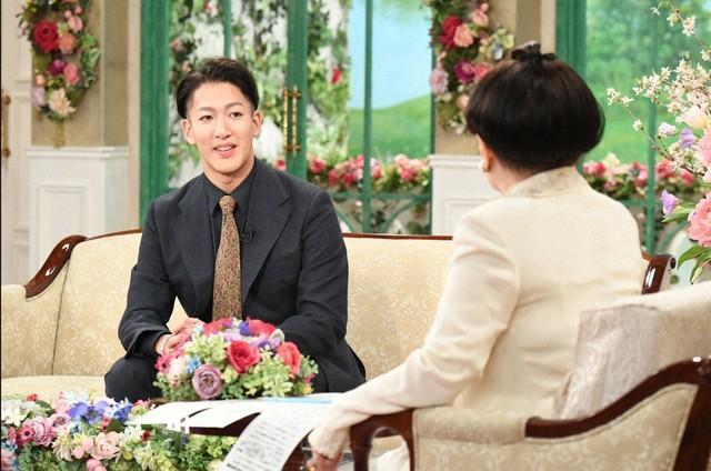 「徹子の部屋」　黒柳徹子（右）、尾上右近＝テレビ朝日提供