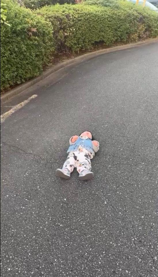 「まだ帰りたくない」と全力のアピール（Mさん提供）