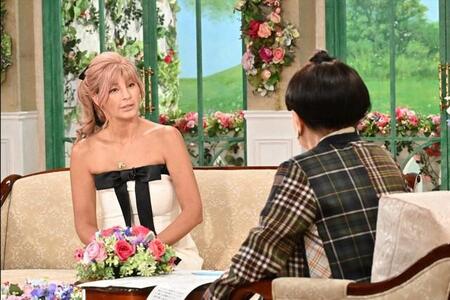 「徹子の部屋」　黒柳徹子（右）、梅宮アンナ＝テレビ朝日提供