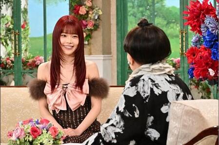 「徹子の部屋」黒柳徹子（右）、アイナ・ジ・エンド＝テレビ朝日提供