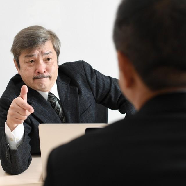 突然下された転勤命令…　※画像はイメージです（こうまる/photoAC）