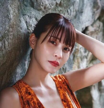 岸明日香 写真集「Trajectory」（ワニブックス）イメージカット＝撮影：榊原裕一