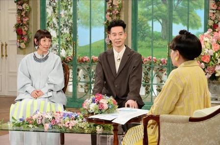 「徹子の部屋」（右から）黒柳徹子、ハンバート ハンバート＝テレビ朝日提供
