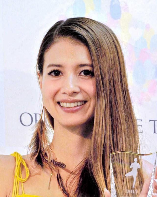 吉川ひなの＝2017年4月撮影