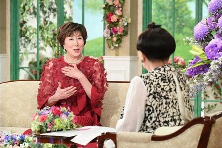 「徹子の部屋」　（右から） 黒柳徹子、高畑淳子＝テレビ朝日提供