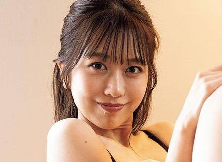 篠崎彩奈「旬撮GIRL Vol.29」(扶桑社)より＝撮影／武田敏将 ヘアメイク／原島未唯 スタイリング／樫田径奈 衣装協力／PUBLIC TOKYO / Wild Lily PEAK&PINE