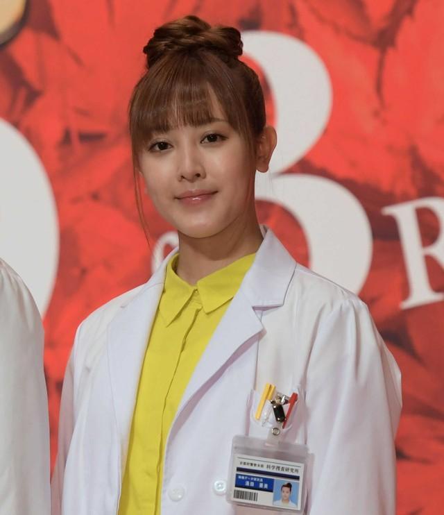 山本ひかる