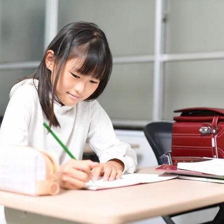 中学受験合格には子どもの意思が重要　※画像はイメージです（こうまる/photoAC）