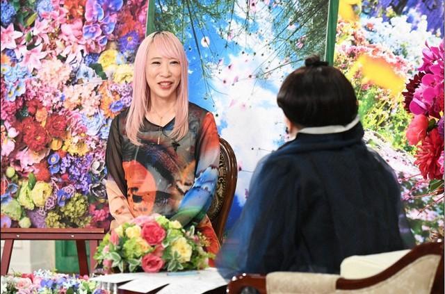 父は希代の演出家、母は元女優のキルト作家 世界で活躍するカリスマの