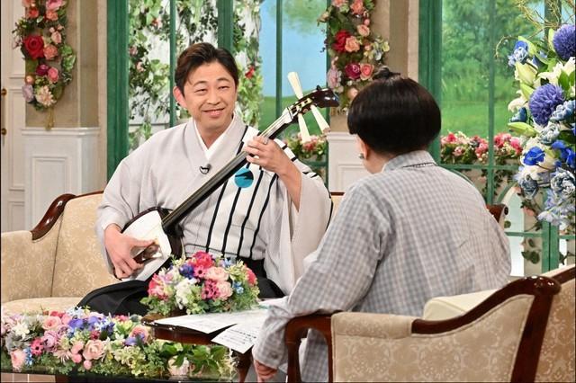 「徹子の部屋」 （右から） 黒柳徹子、上妻宏光＝テレビ朝日提供