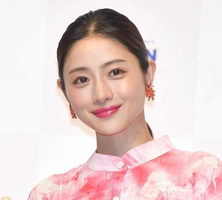 　石原さとみ