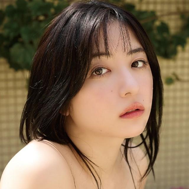「ENTAME 36℃ vol.05」（徳間書店）に登場した麻倉瑞季のセブンネット限定ポストカード
