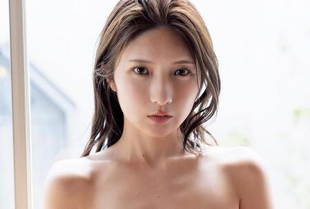 三田悠貴「週刊SPA! 」(扶桑社)6月23・30日合併号より＝撮影／唐木貴央 ヘアメイク／哘絵美子 スタイリング／佐賀愛衣