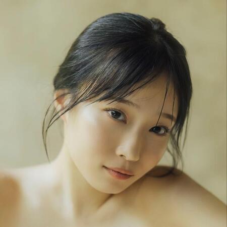 岸みゆ 2nd写真集(東京ニュース通信社)より＝撮影／横山マサト