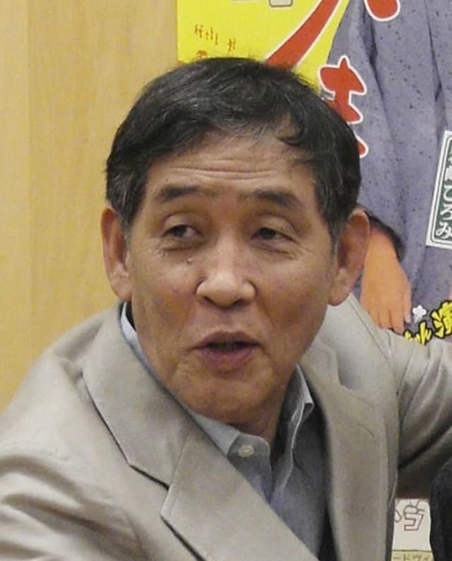 欽ちゃんのこれが1番‼️　出演記念盾 金メダリストが欽ちゃんファミリー入り発表！笑顔の“きんきん”2ショに