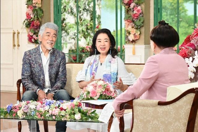 「徹子の部屋」   (右から)黒柳徹子、阿木燿子さん、宇崎竜童＝テレビ朝日提供