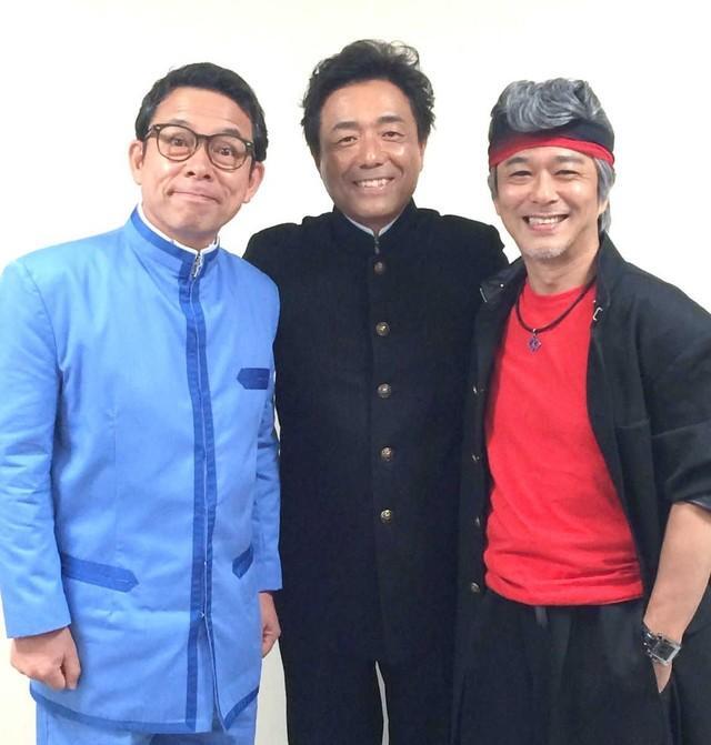 （左から）山口良一、長江健次、西山浩司＝2024年