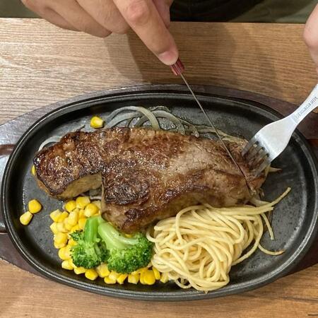 メニューの写真と実物が違う…　※画像はイメージです（くまなな/photoAC）
