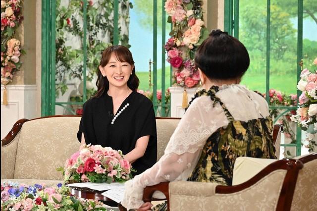 「徹子の部屋」    黒柳徹子(右)、花總まり＝テレビ朝日提供