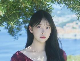 「堀未央奈写真集」（小学館）より＝撮影／藤原宏