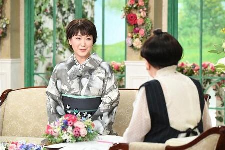 「徹子の部屋」   黒柳徹子(右)、市川由紀乃＝テレビ朝日提供