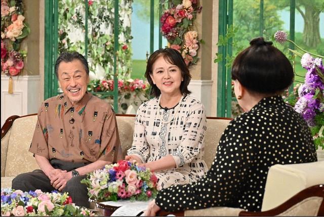 「徹子の部屋」    (右から)黒柳徹子、あめくみちこ、佐藤B作＝テレビ朝日提供