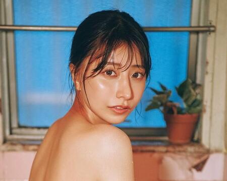 鈴木優香 「旬撮GIRL Vol.32」（扶桑社）より＝撮影／岡本武志 ヘアメイク／山下景子 スタイリング／和田千星