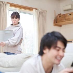何度注意しても夫は言うことを聞かない…　※画像はイメージです（まぽ/photoAC）