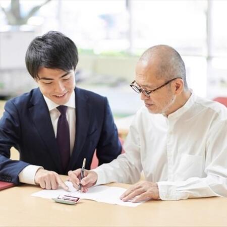 正しい遺言書の書き方は存在する！　※画像はイメージです（まぽ/photoAC）