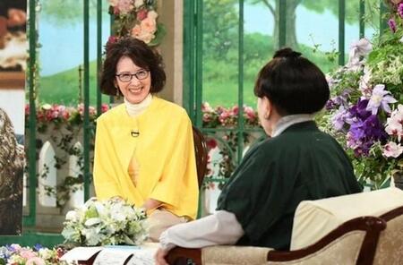 「徹子の部屋」  (右から)黒柳徹子、酒井和歌子＝テレビ朝日提供