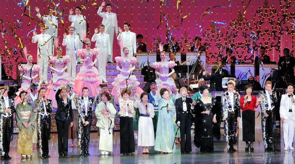 宝塚歌劇100周年 夢の祭典 時を奏でるスミレの花たち - DVD/ブルーレイ