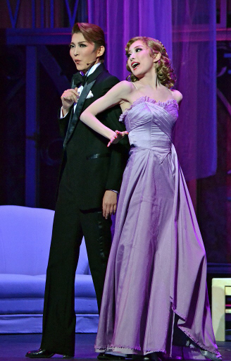 宙組新トップ朝夏まなとがお披露目公演 宝塚バックナンバー デイリースポーツ Online