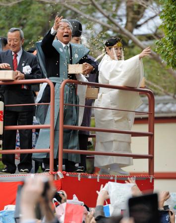 節分豆まき式に“福ゲスト”として参加したみのもんた＝東京・富岡八幡宮（撮影・田村亮介）