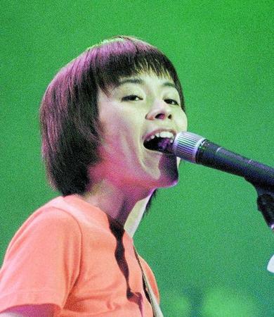 シンガーソングライターの川本真琴